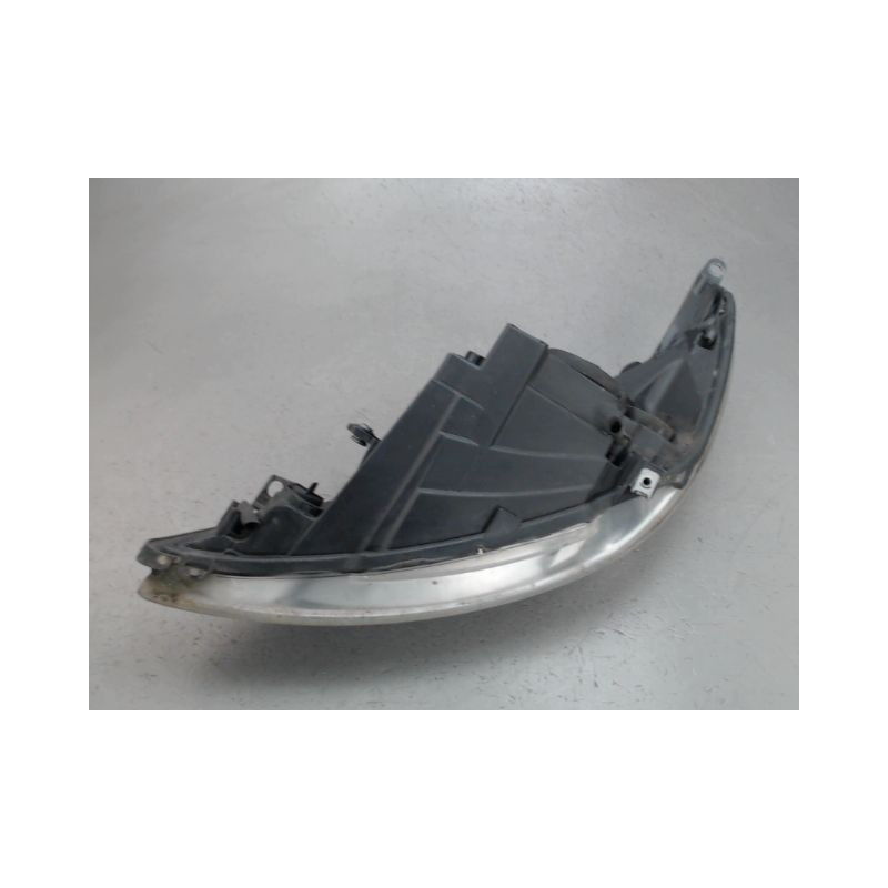 PHARE DROIT FORD KA