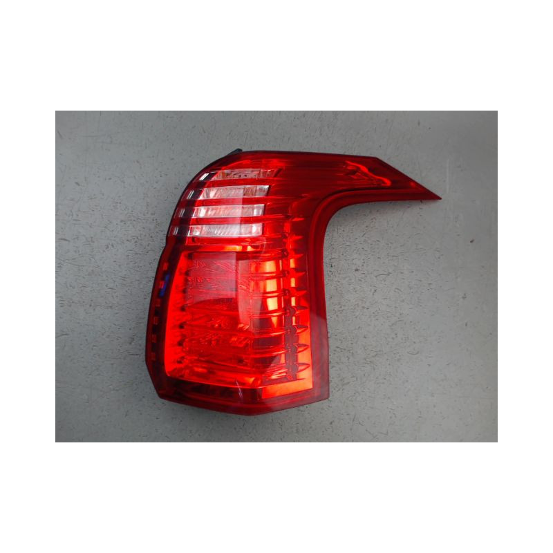 FEU ARRIERE DROIT PEUGEOT 5008