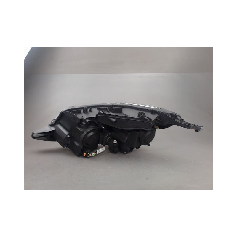 PHARE DROIT PEUGEOT 2008