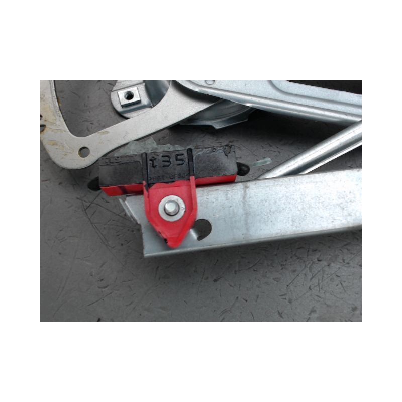 MECANISME LEVE-GLACE AVANT GAUCHE TOYOTA YARIS