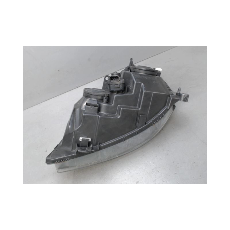 PHARE DROIT RENAULT CLIO