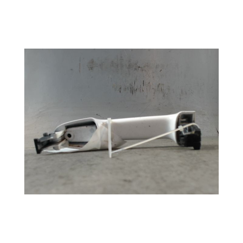 POIGNEE EXTERIEURE PORTE AVANT DROIT TOYOTA YARIS II 2010-