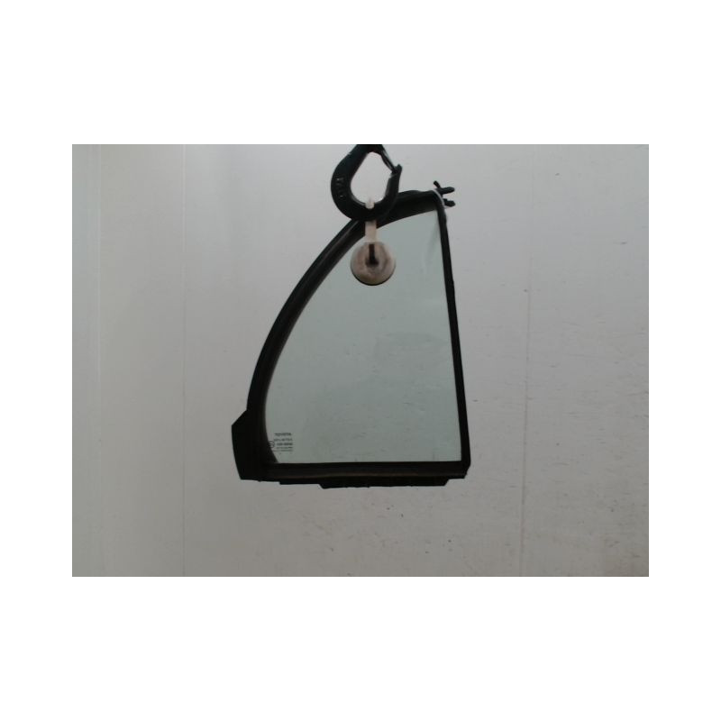GLACE FIXE PORTE ARD TOYOTA YARIS II Phase 1 2005-2009