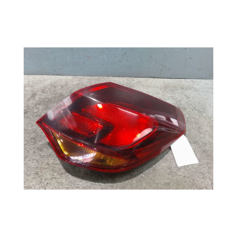 FEU ARRIERE DROIT OPEL ASTRA 2004-