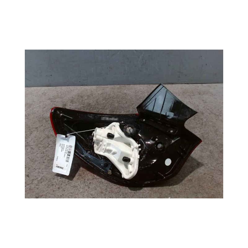 FEU ARRIERE DROIT OPEL ASTRA 2004-