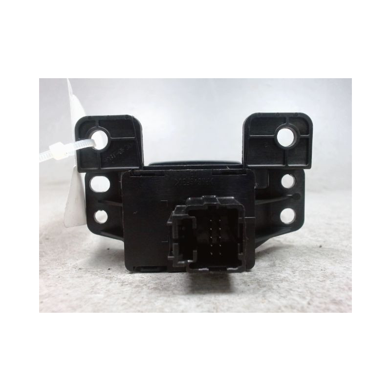 INTERIEUR COMMANDE FREIN A MAIN JEEP CHEROKEE