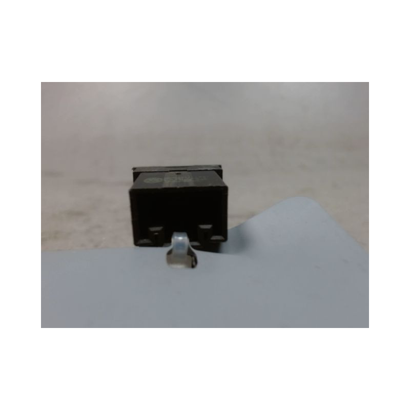 COMMANDE LEVE-GLACE PORTE AVD VOLKSWAGEN GOLF VI 2008-