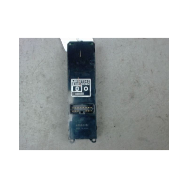 COMMANDE LEVE-GLACE PORTE AVG PEUGEOT ION