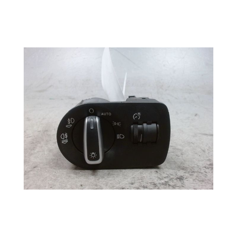 COMMANDE ECLAIRAGE AUDI A1