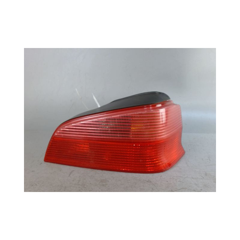 FEU ARRIERE DROIT PEUGEOT 106