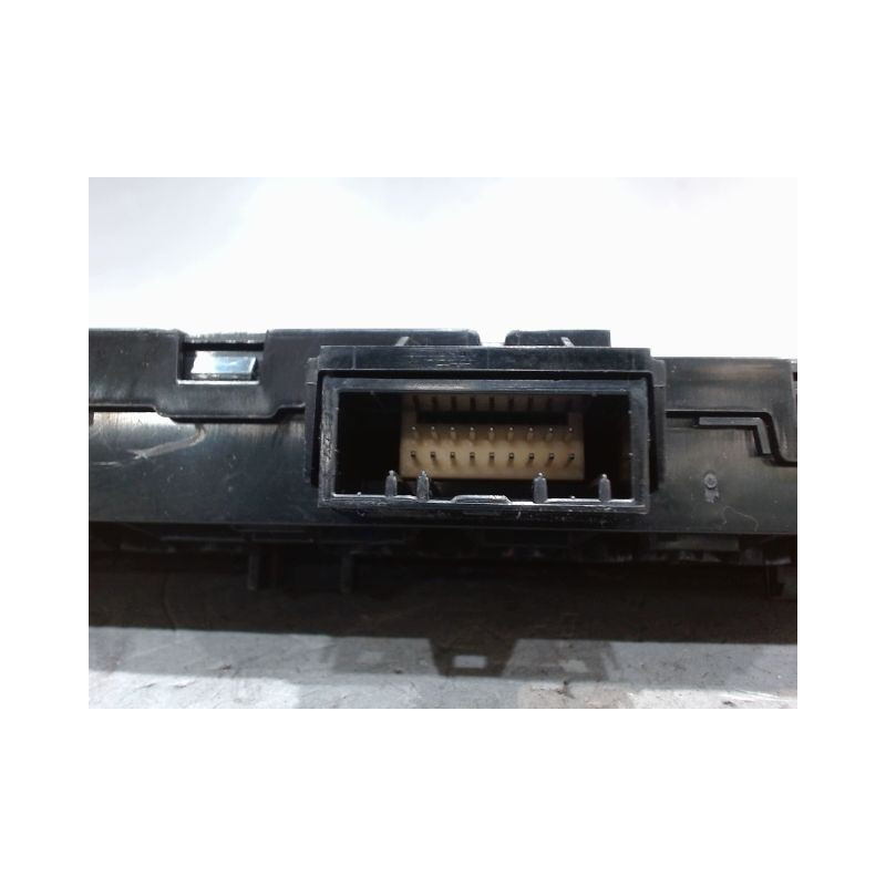 BOUTON DE WARNING RENAULT CLIO