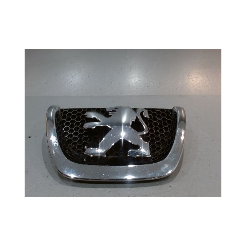 SIGLE CALANDRE PEUGEOT 5008
