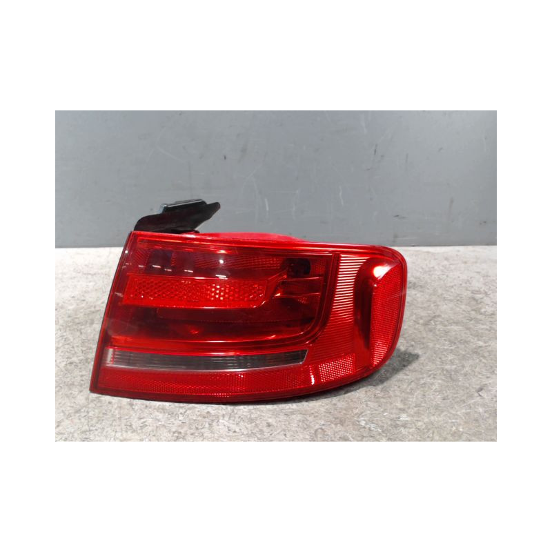 FEU ARRIERE DROIT AUDI A4 2008-