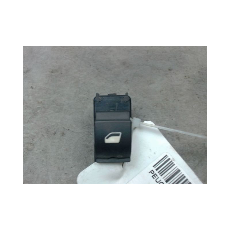 COMMANDE LEVE-GLACE PORTE AVD PEUGEOT 208