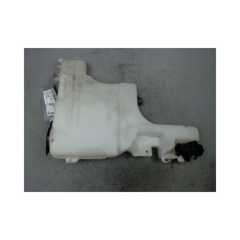 RESERVOIR LAVE-GLACE AVANT TOYOTA HILUX  X-TRA CABINE