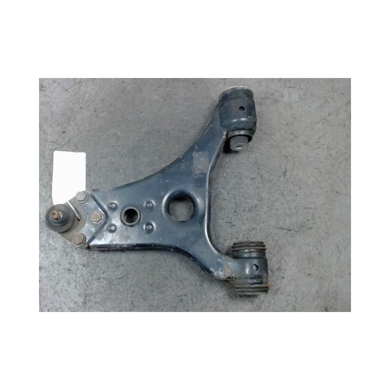 TRIANGLE INFERIEUR AVANT GAUCHE MERCEDES CLASSE B