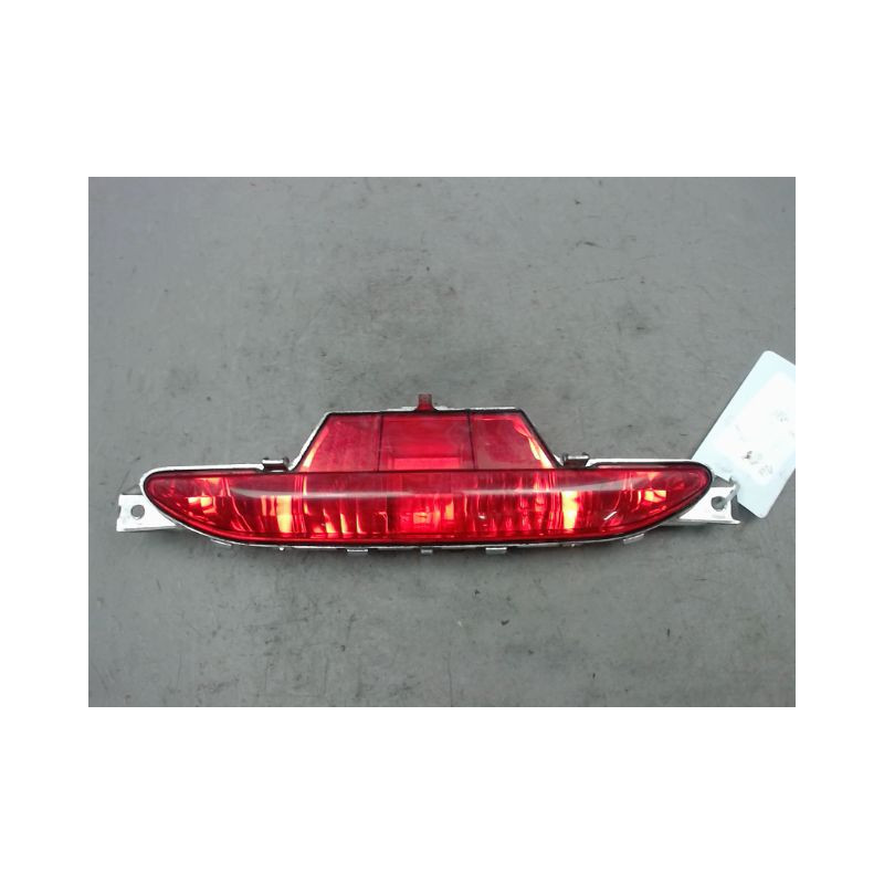 FEU BROUILLARD CENTRAL ARRIERE PEUGEOT 208