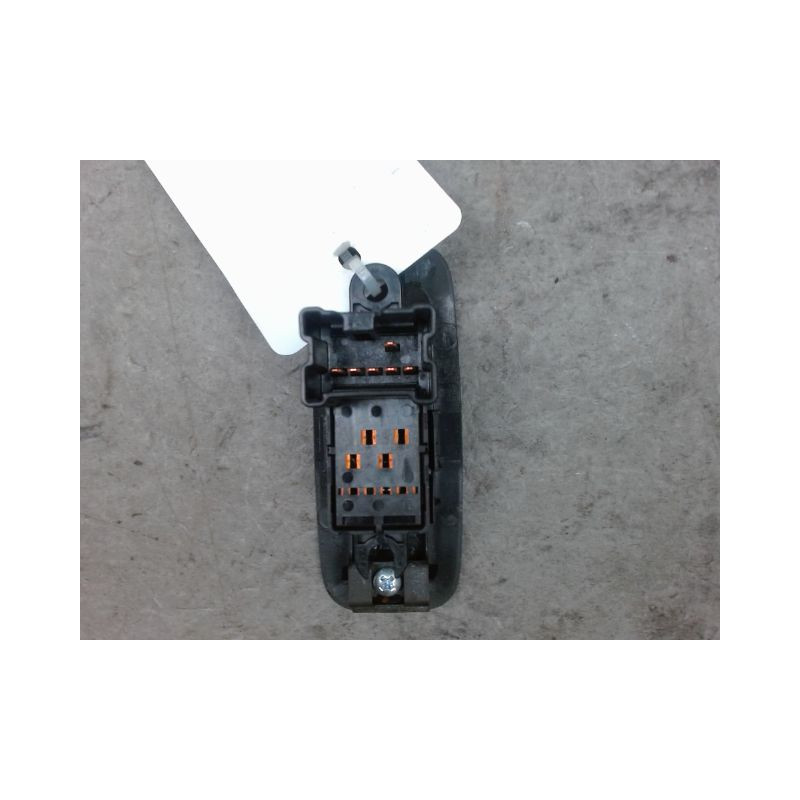 COMMANDE LEVE-GLACE PORTE AVD NISSAN QASHQAI