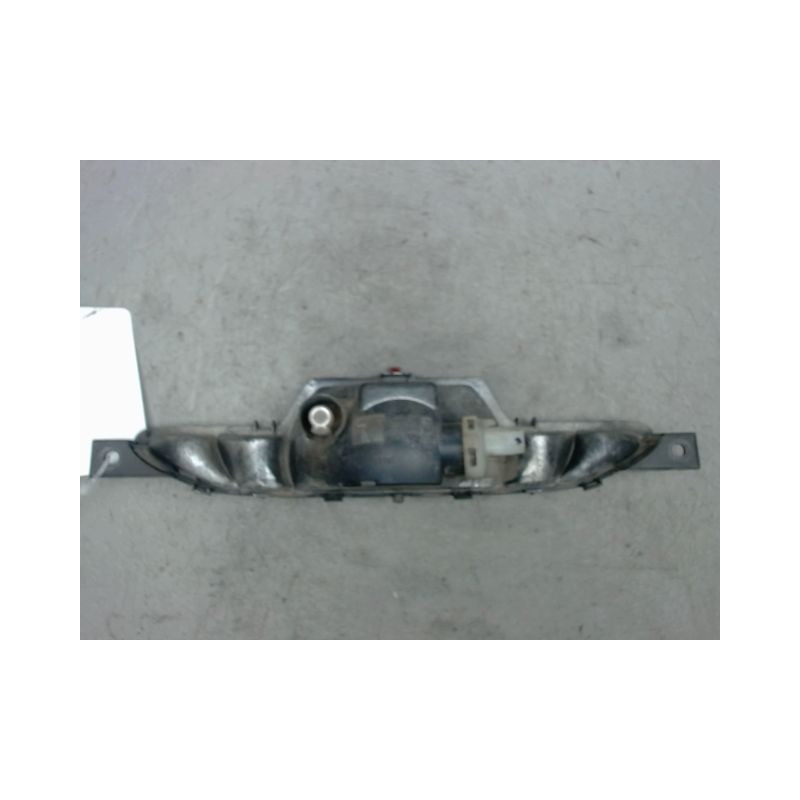 FEU BROUILLARD CENTRAL ARRIERE PEUGEOT 208