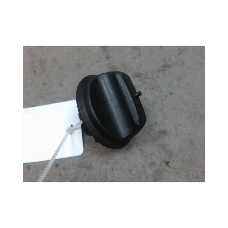 BOUCHON RESERVOIR A CARBURANT RENAULT CLIO