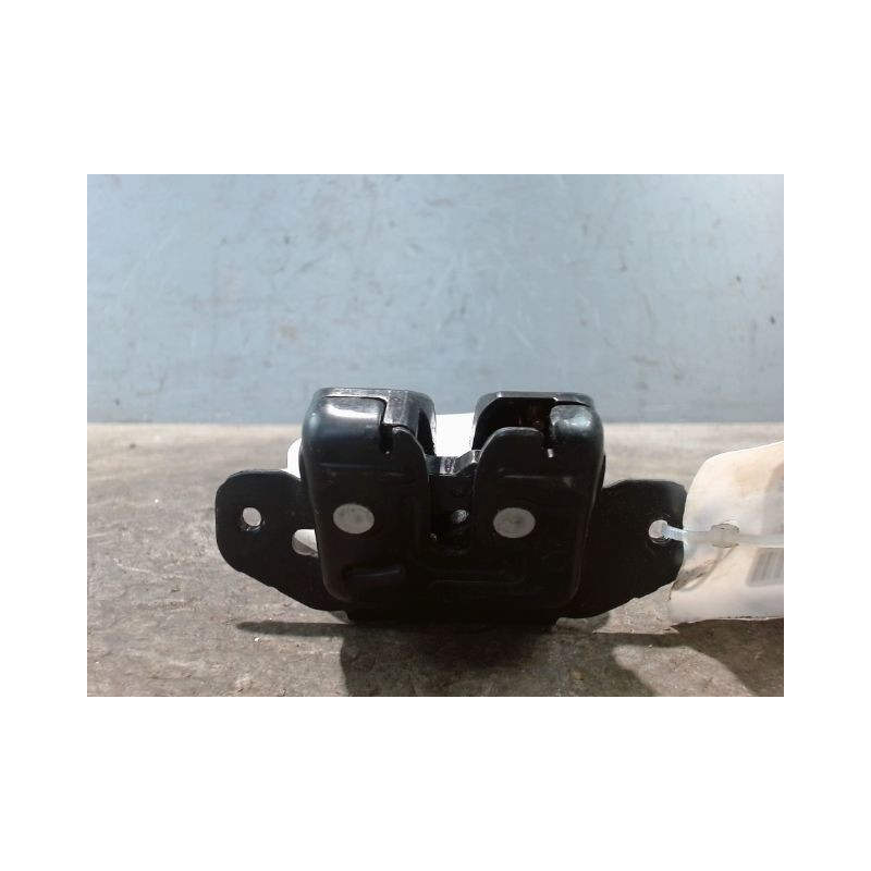 SERRURE HAYON  TOYOTA YARIS 2005-