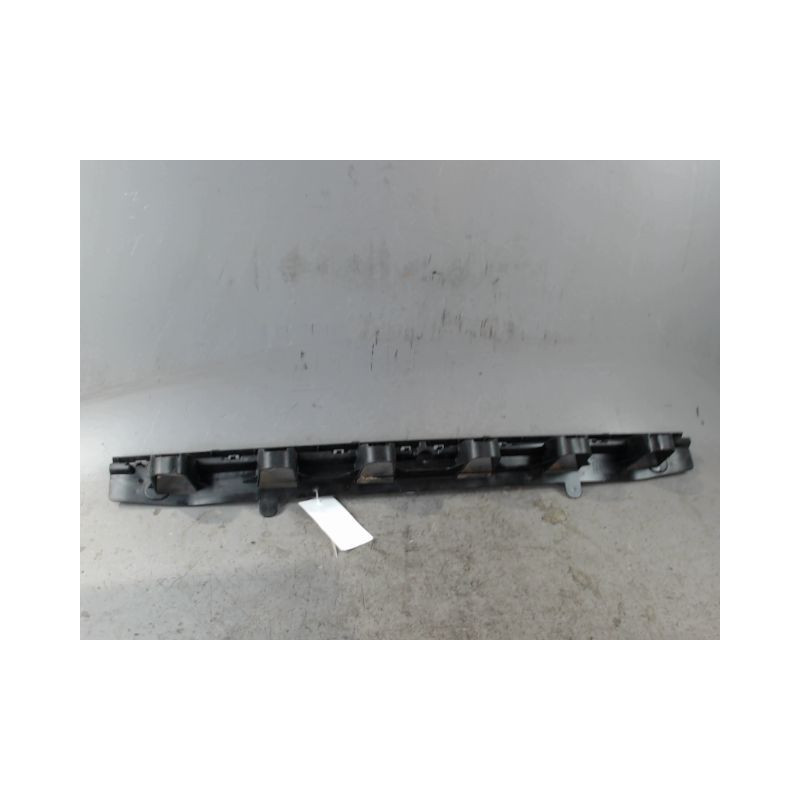 SUPPORT CENTRAL PARE-CHOC ARRIERE  FORD FOCUS 2008-