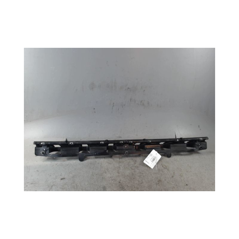 SUPPORT CENTRAL PARE-CHOC ARRIERE  FORD FOCUS 2008-