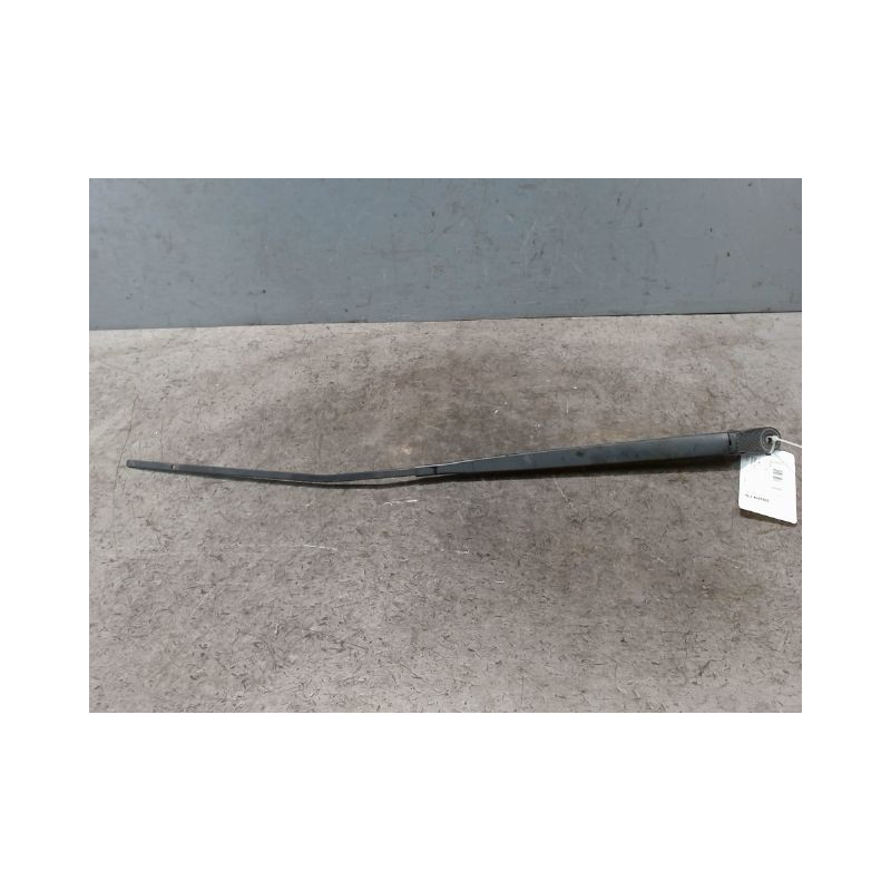 BRAS ESSUIE-GLACE AVANT DROIT RENAULT CLIO III 2010-