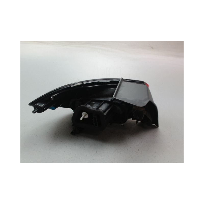 FEU ARRIERE DROIT OPEL CORSA 2010-