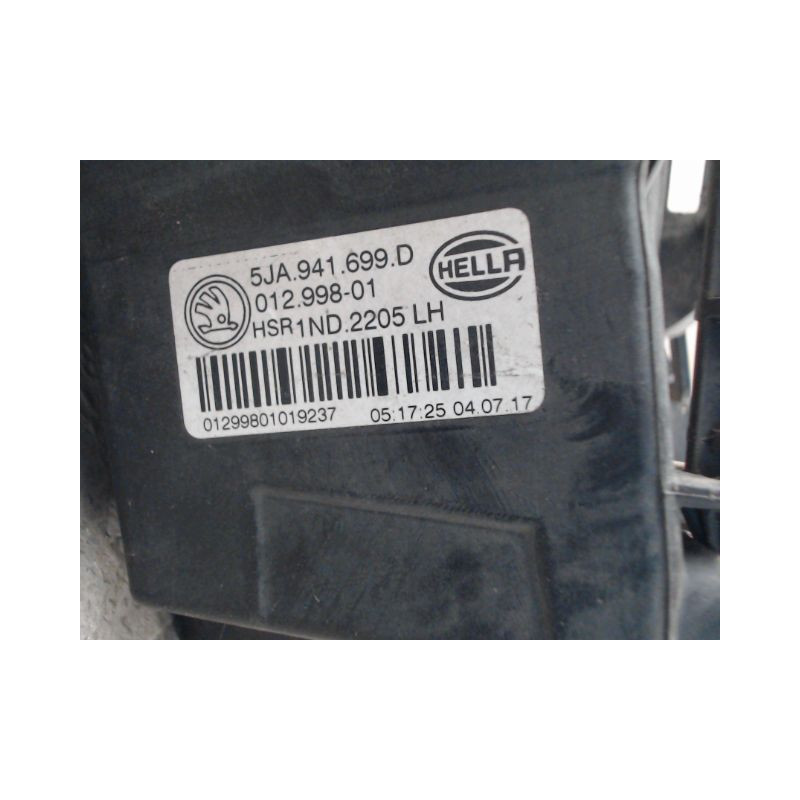 PHARE ANTIBROUILLARD AVANT DROIT SKODA RAPID