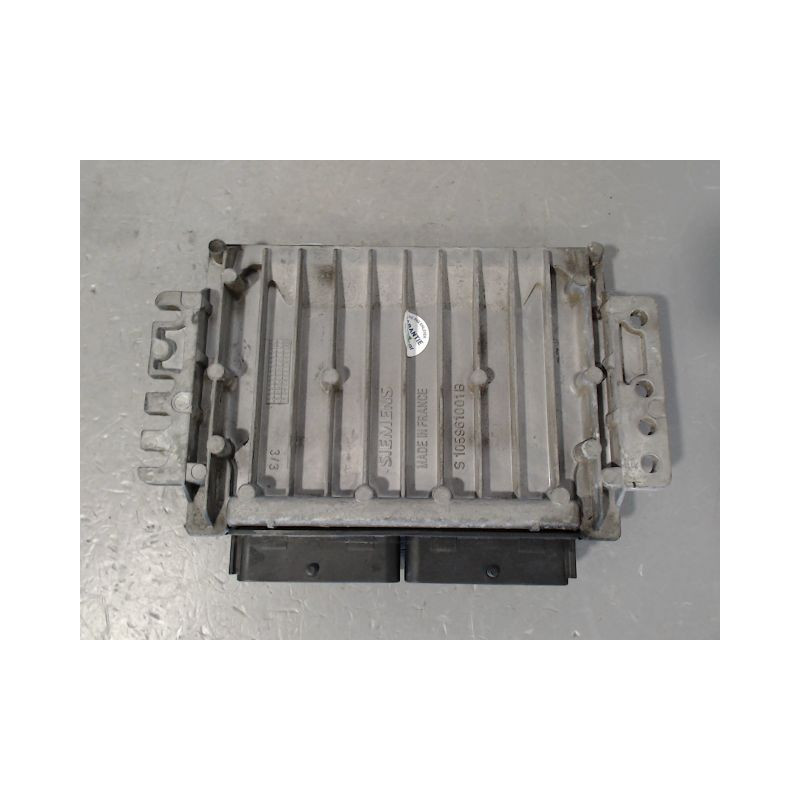 CALCULATEUR MOTEUR RENAULT CLIO