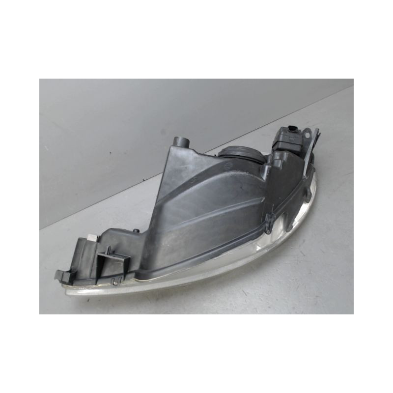 PHARE DROIT PEUGEOT 206