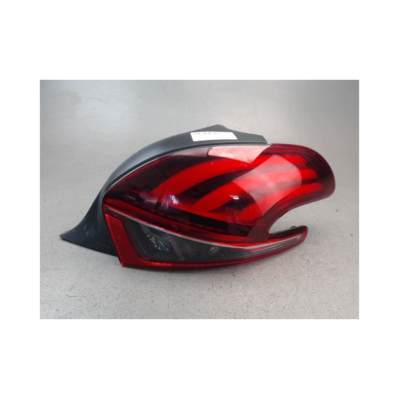 FEU ARRIERE DROIT PEUGEOT 208