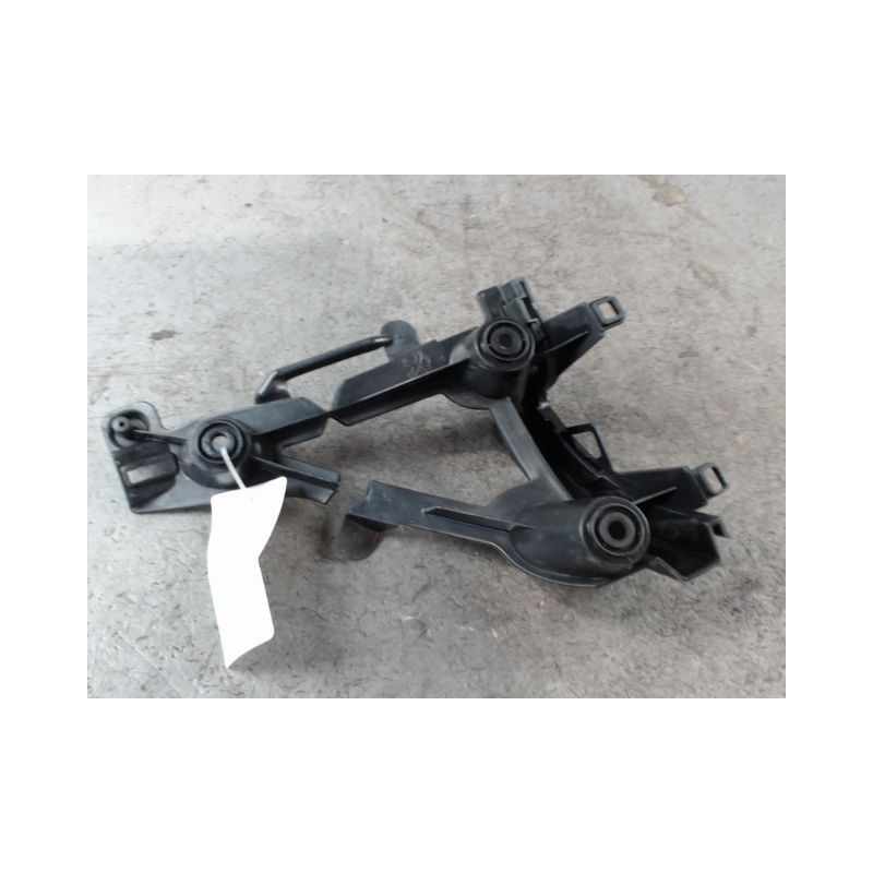 SUPPORT PARE-CHOC ARG PEUGEOT 2008