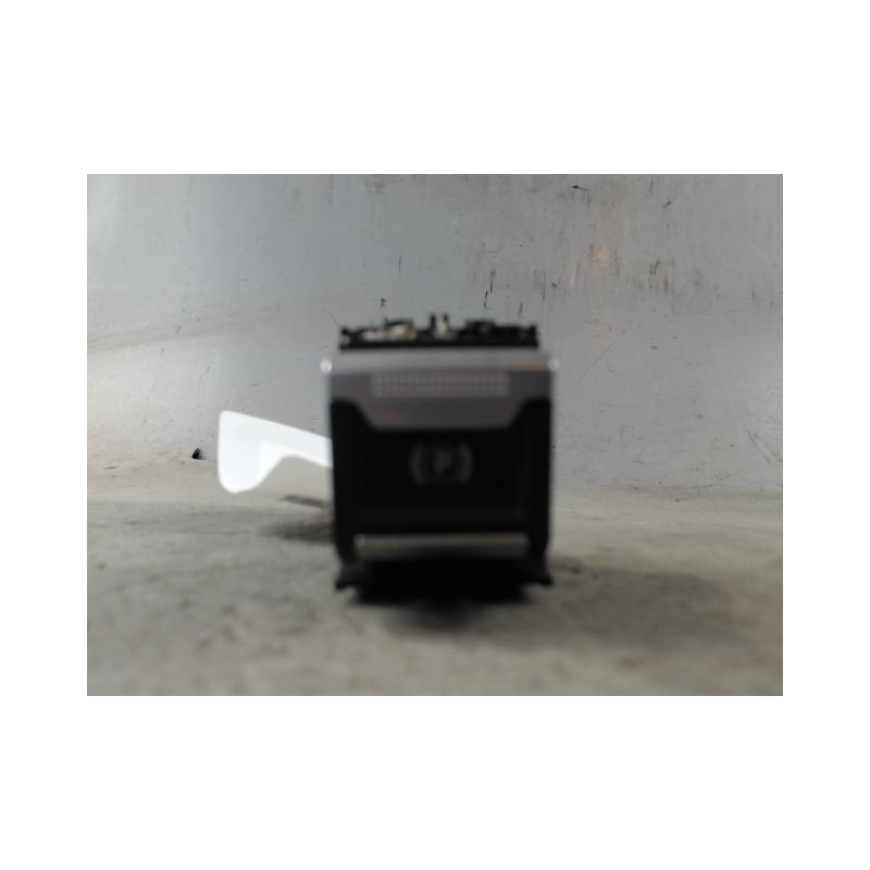 INTERIEUR COMMANDE FREIN A MAIN PEUGEOT 208