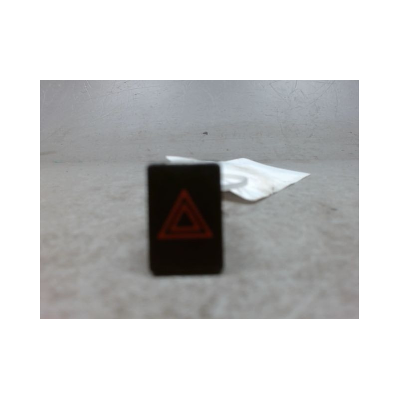 BOUTON DE WARNING NISSAN QASHQAI