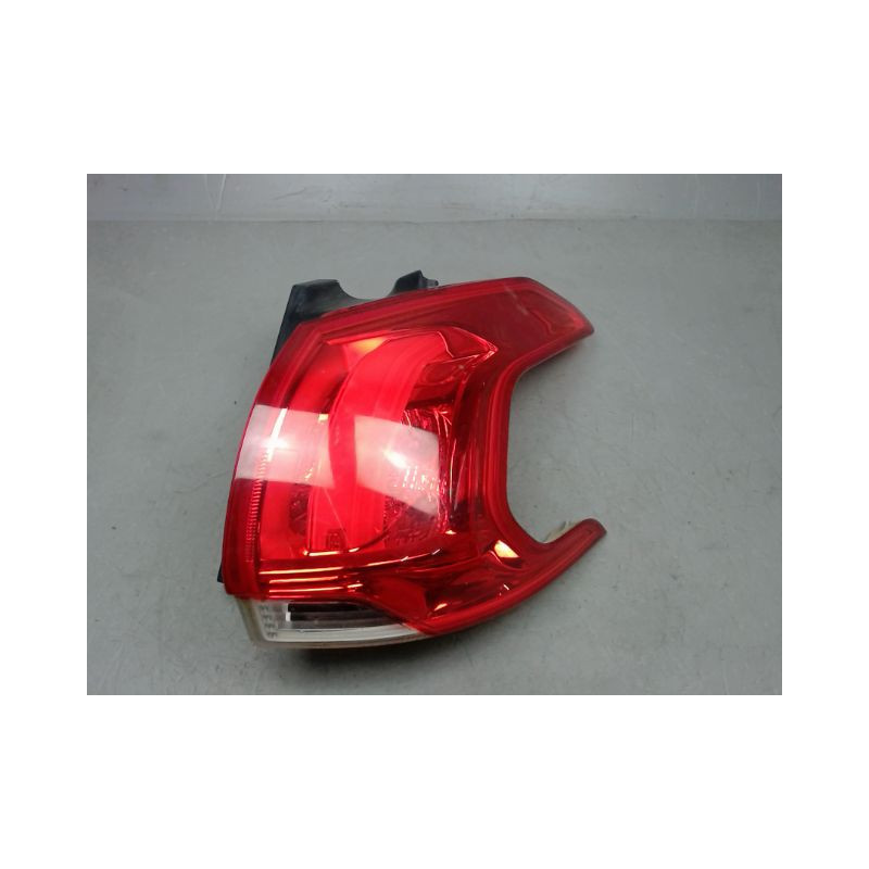 FEU ARRIERE DROIT PEUGEOT 2008