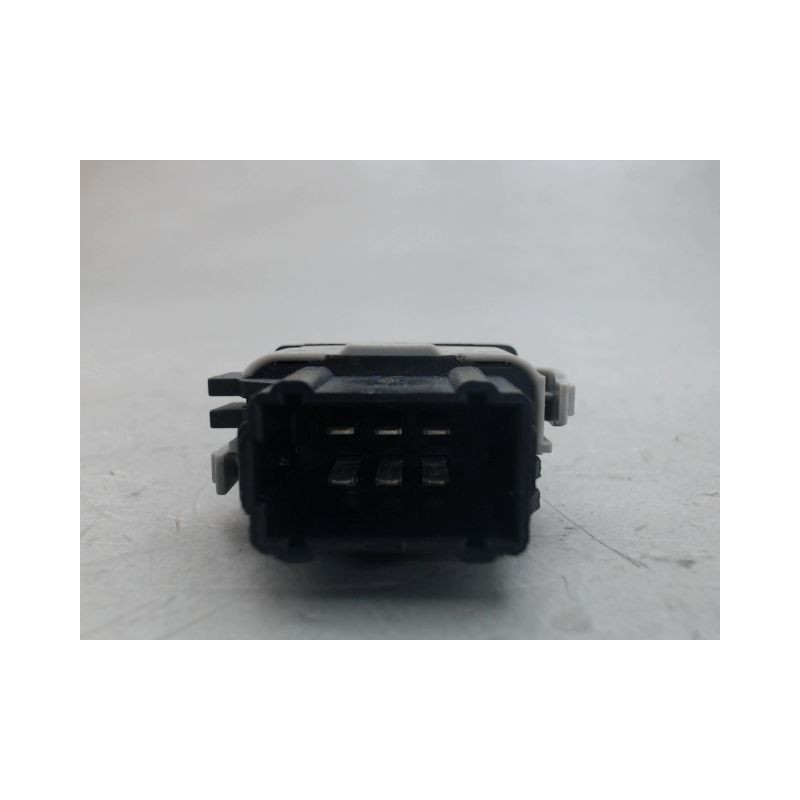 COMMANDE LEVE-GLACE PORTE AVD RENAULT TWINGO