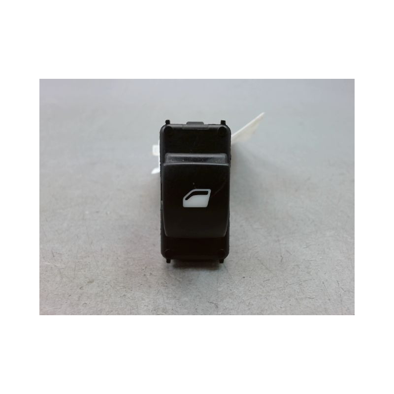 COMMANDE LEVE-GLACE PORTE AVD CITROEN BERLINGO