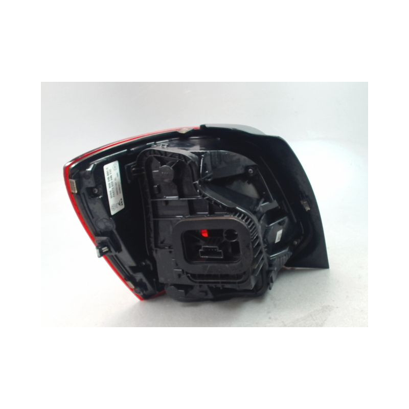 FEU ARRIERE DROIT VOLKSWAGEN POLO 2005-