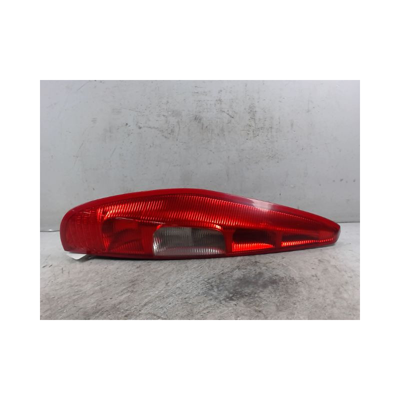 FEU ARRIERE GAUCHE  MITSUBISHI COLT 2004-