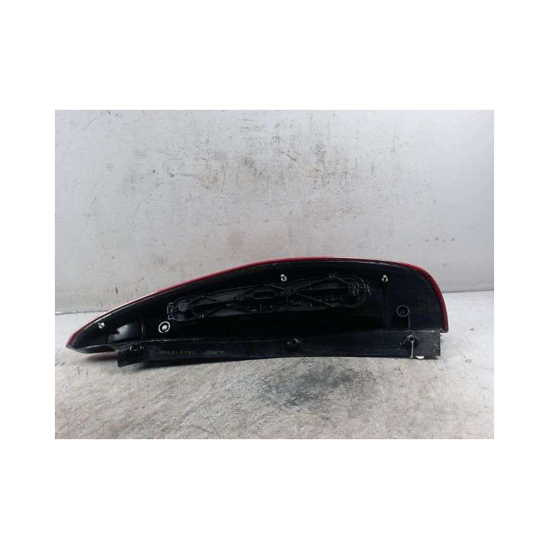 FEU ARRIERE GAUCHE  MITSUBISHI COLT 2004-
