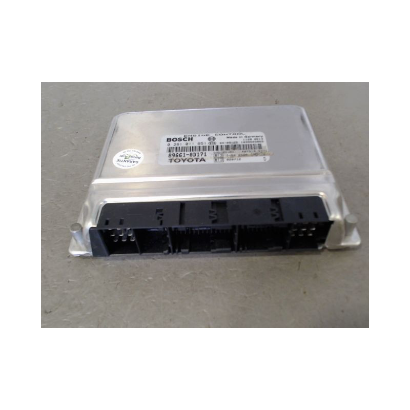 CALCULATEUR MOTEUR TOYOTA YARIS