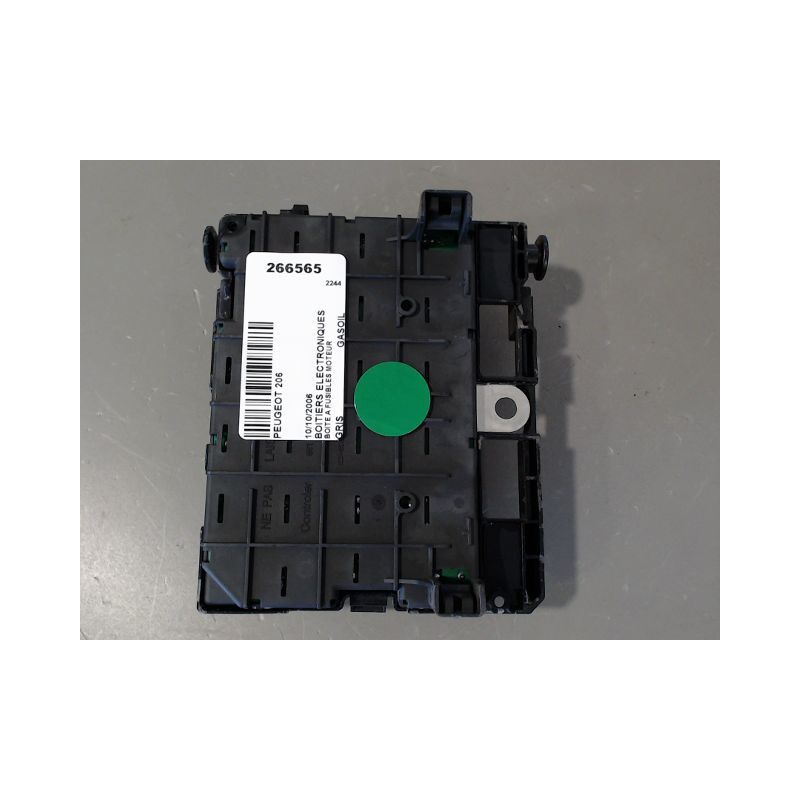 BOITE A FUSIBLES PEUGEOT 206