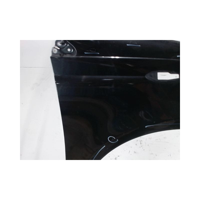 AILE AVANT DROIT TOYOTA YARIS -2003