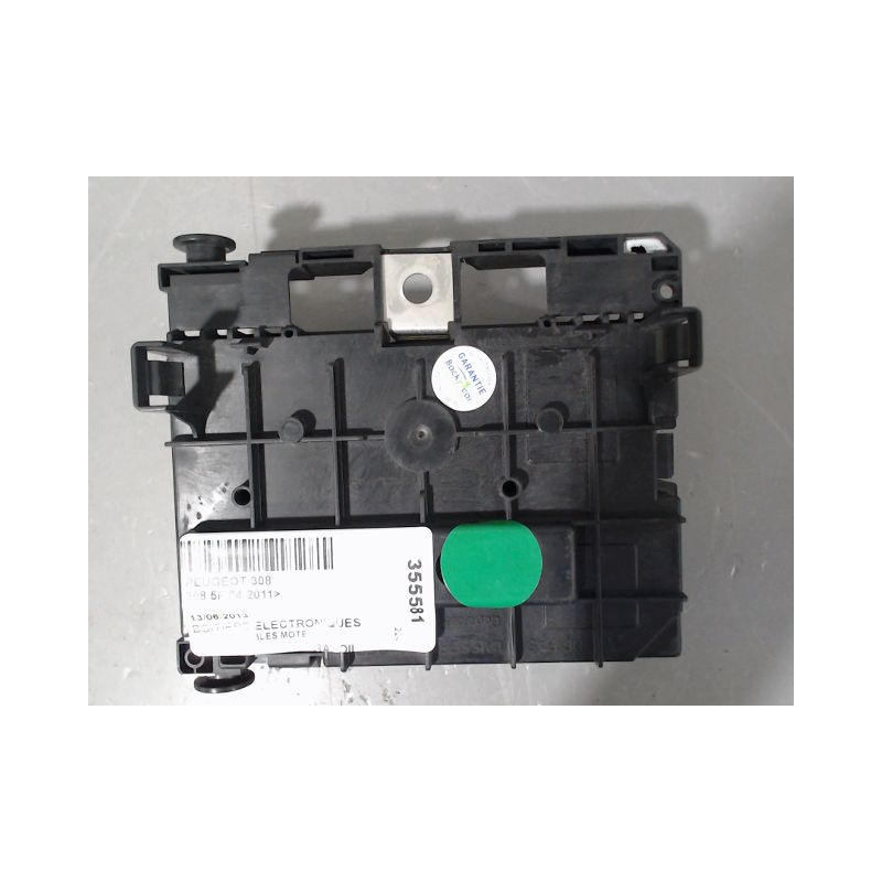BOITE A FUSIBLES PEUGEOT 308 2011-