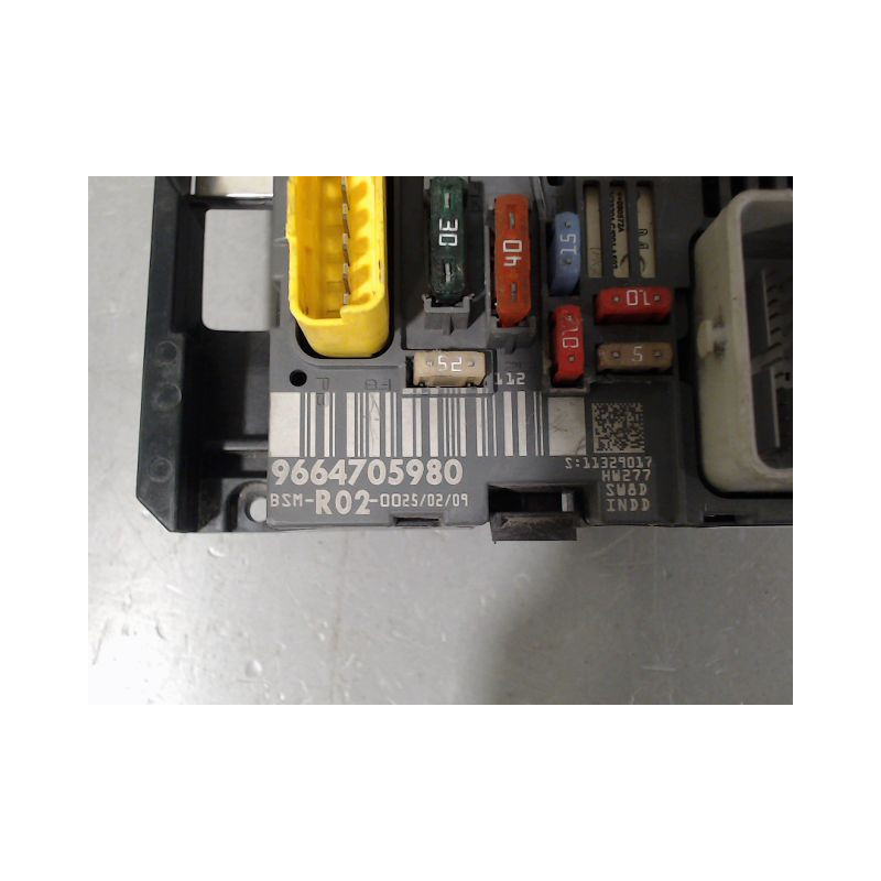 BOITE A FUSIBLES PEUGEOT 407