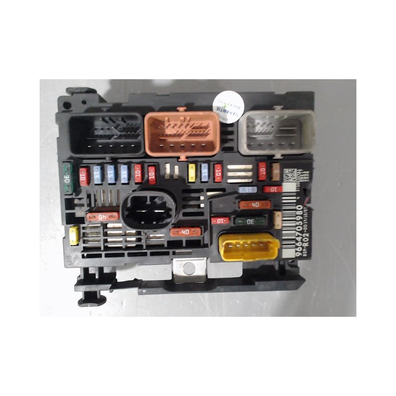 BOITE A FUSIBLES PEUGEOT 407