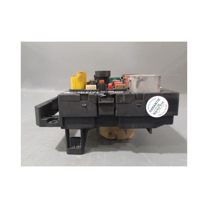 BOITE A FUSIBLES PEUGEOT 407