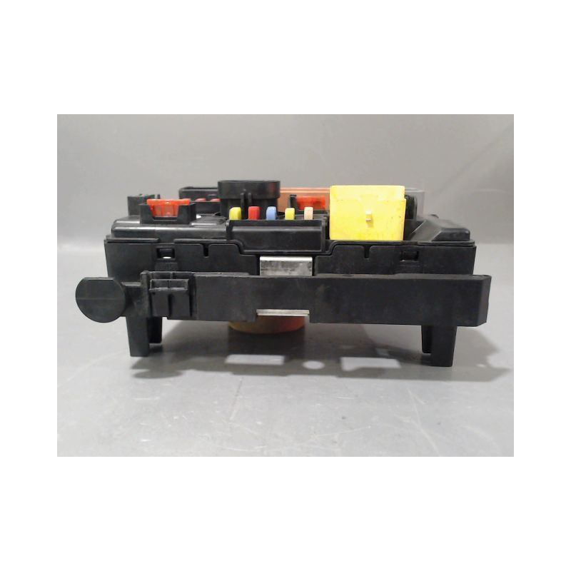 BOITE A FUSIBLES PEUGEOT 207 2011-